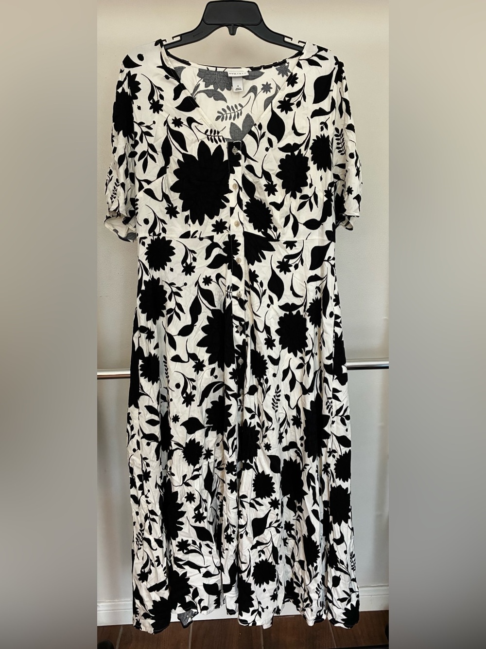 Ava & Viv Black and White Floral Maxi Dress